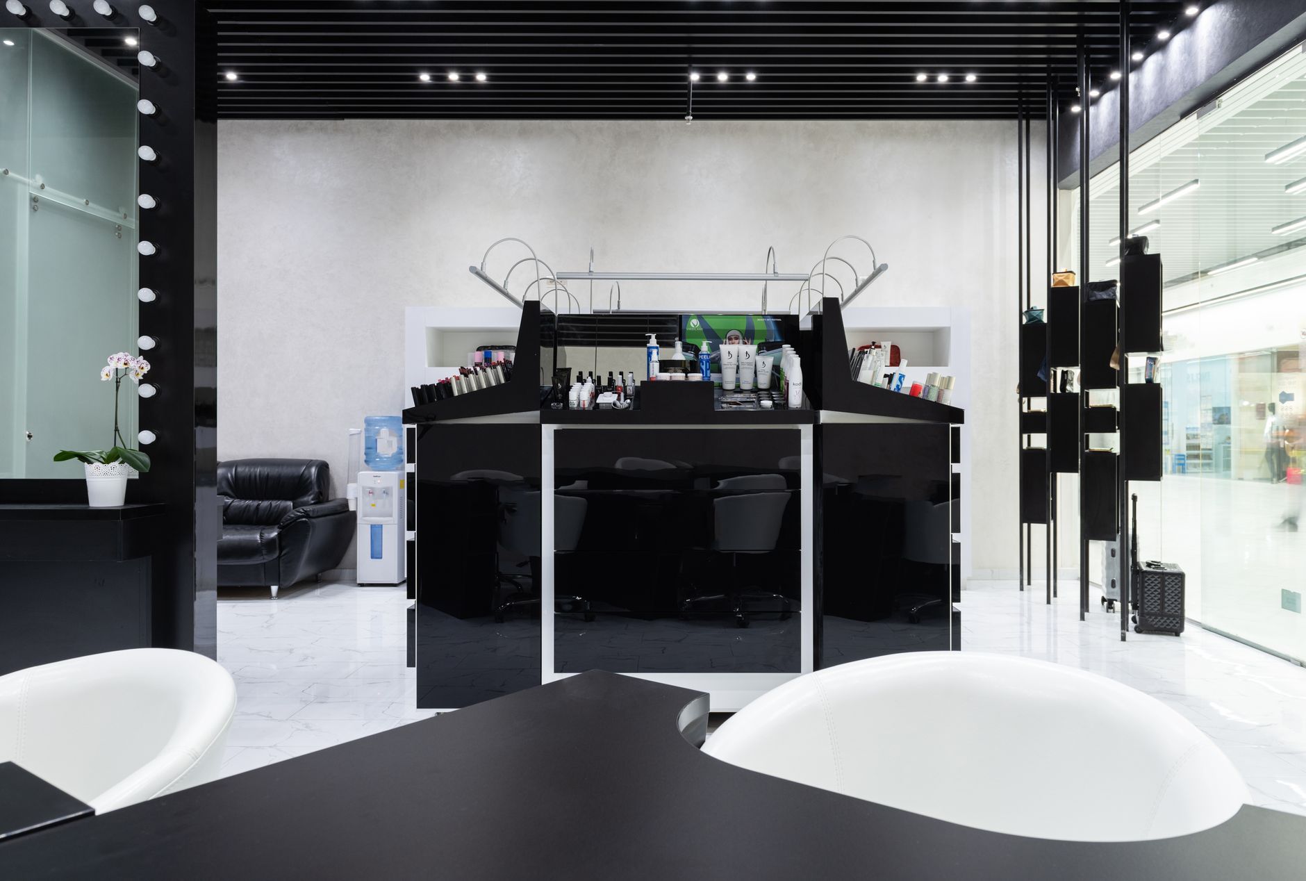 Nail salon